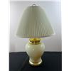 Image 1 : White Table Lamp