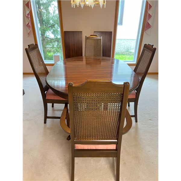 Dining Table & Chairs