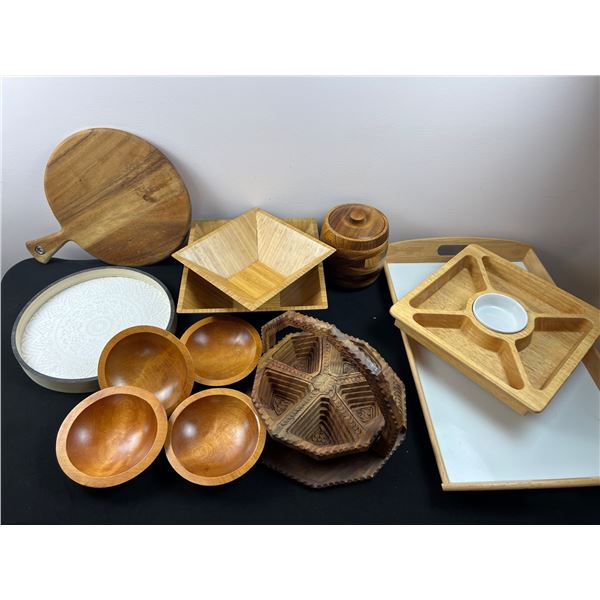 Wooden Kitchenware & Decor