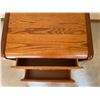 Image 4 : Sherman Nightside Table