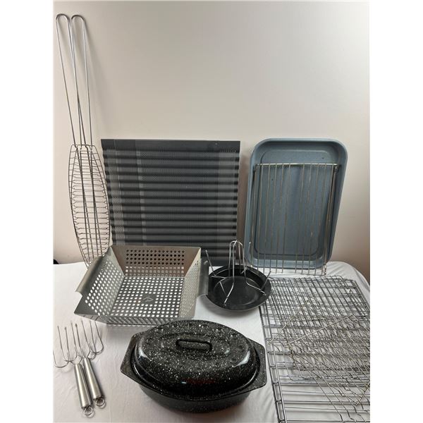 Roasters and Grilling Racks