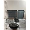 Image 1 : Roasters and Grilling Racks