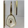 Image 2 : Mirrored Vanity Decor
