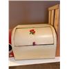 Image 4 : Wooden Chest Box, Retro Breadbox, Industrial Lamp, Etc.