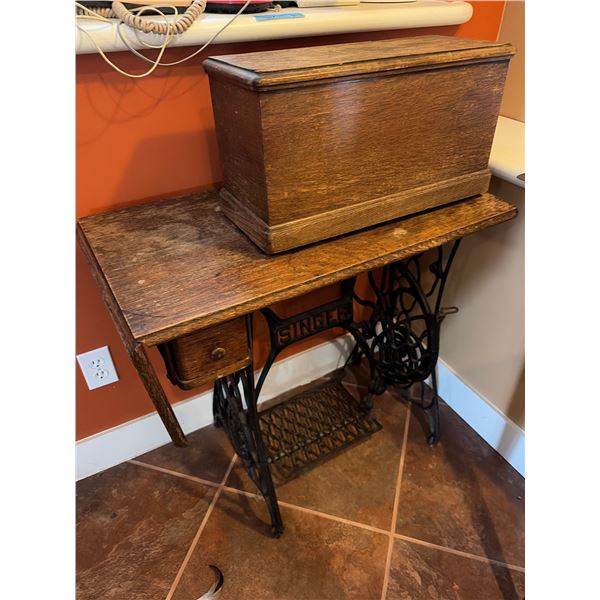 Singer Cast Iron Treadle Sewing Machine w/Oak Cabinet