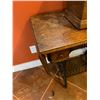 Image 4 : Singer Cast Iron Treadle Sewing Machine w/Oak Cabinet