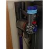 Image 2 : Dyson V8 Cordless Vacuum