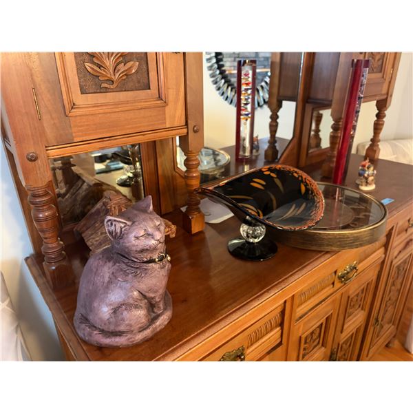 Group of Home Decor Items