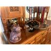 Image 1 : Group of Home Decor Items