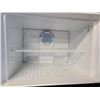 Image 5 : Magic Chef Top Freezer refrigerator Model CTB1826AR