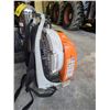 Image 3 : Stihl BR 350 gas-powered backpack leaf blower