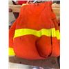 Image 5 : Group of Circular Saw Blades and Safety Jacket