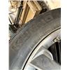 Image 4 : Group of 4 Kumho tires with Hyundai Alloy Rims 235/55 R19 101V