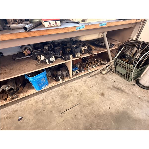 Large Group of Assorted Car parts