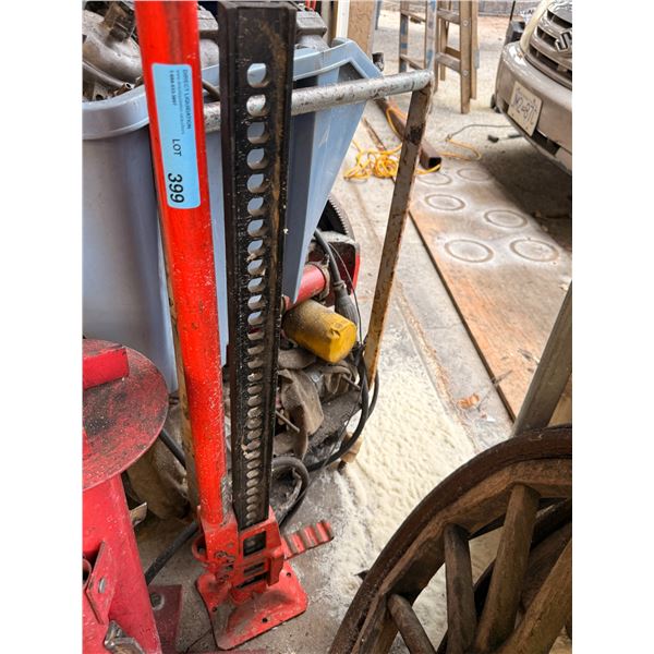 Red and Black Ratcheting off-road utility farm jack