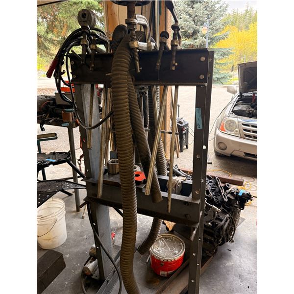 Heavy-duty hydraulic shop press with an H-frame design