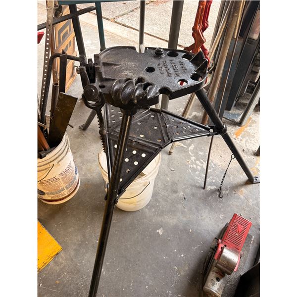 RIDGID Portable TRISTAND Chain Vise