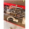 Image 10 : Group of 2 mechanics tool chest and tool Cart