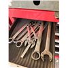 Image 4 : Group of Rolling Tool Cabinet and vacuum pump