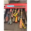 Image 5 : Group of Rolling Tool Cabinet and vacuum pump