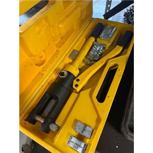 hydraulic wire crimping tool