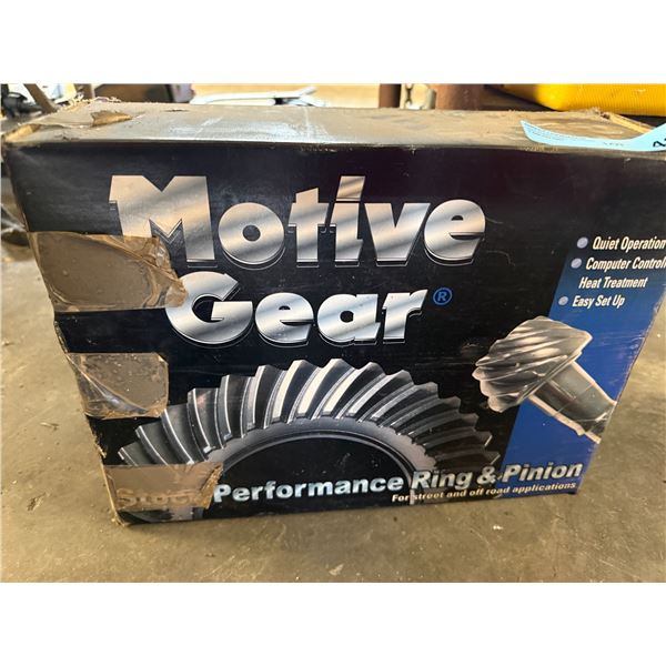 Motive Gear GM10.5-410 - differential ring and pinion gear set designed for GM 10.5- inch 14-bolt re