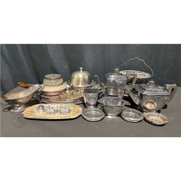Silver Plate and Metalware Table and Tea Service Pieces, 20th Century