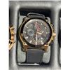 Image 4 : 12 Men's Wristwatches in Display Case