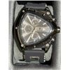 Image 9 : 12 Men's Wristwatches in Display Case