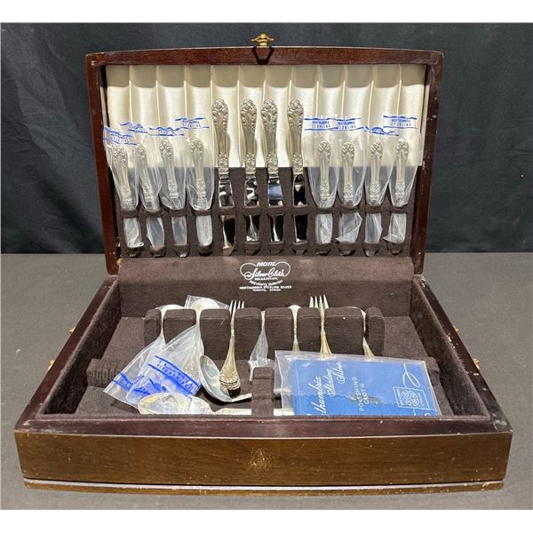 Northumbria Sterling Silver Flatware Set with Stainless Knives 