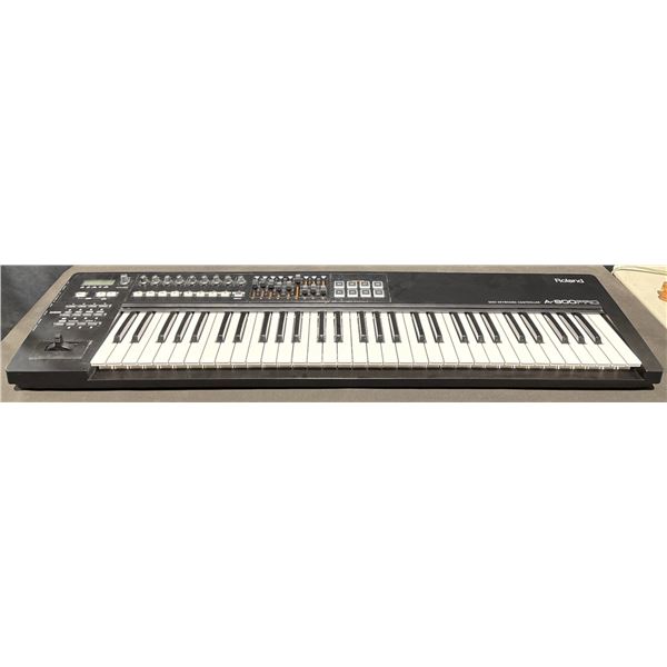 Roland A-800PRO MIDI Keyboard Controller with USB Cable