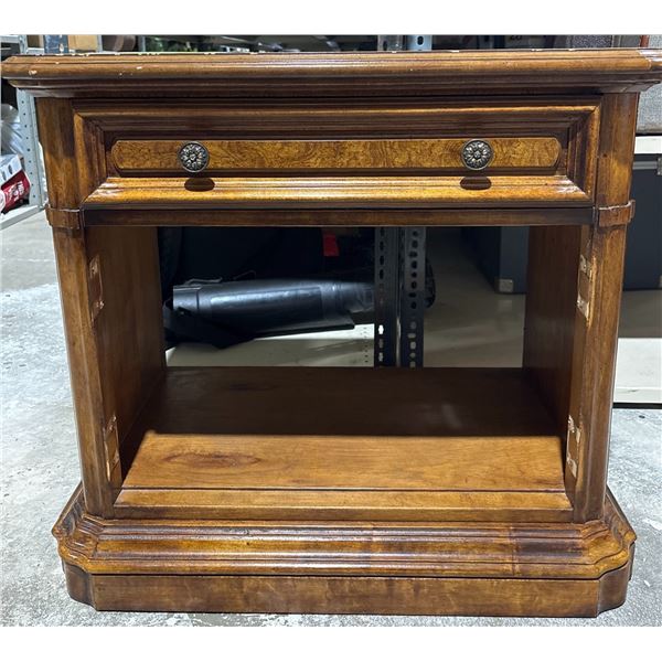 Bigdon & Gross Furniture Co Ltd Wood Side Table