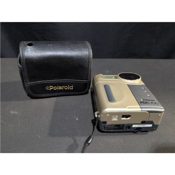 Polaroid PDC 700 Digital Camera with Macro Lens and Polaroid Case
