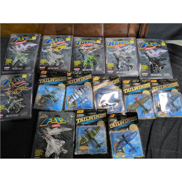14 Die-Cast Metal Aircraft: Maisto Tailwinds and Realtoy Action City