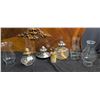 Image 1 : 4 Oil Lamps With 4 Assorted Glass Chimneys