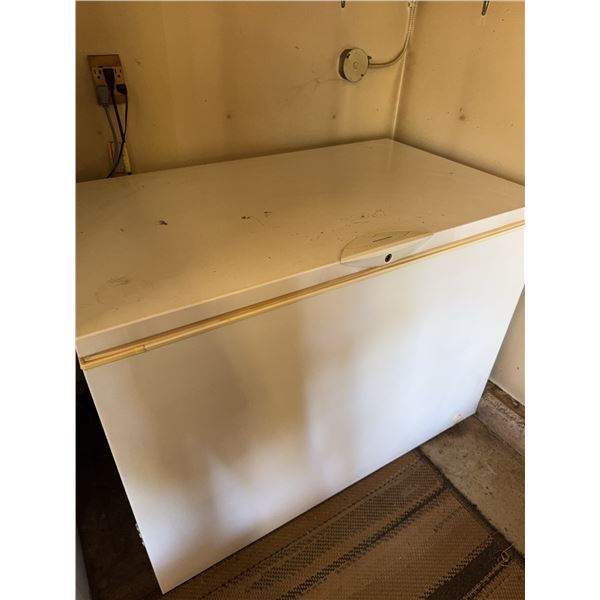Frigidaire Gallery Chest Freezer with Interior Light