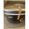 Image 4 : Salton Ice Maker, Vitapur Water Dispenser, and Biomax Cleaning Kit