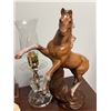 Image 3 : Decorative Lot: Horse Figurine, Pitcher and Bowl, Oil Lamp, Clock, and Display Cabinets