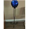 Image 1 : Blue Gazing Ball with Black Metal Stand