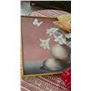 Image 2 : Lot: Framed Floral Print, Harmony Wall Clock, Hats, Vases, and Home Decor