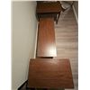 Image 6 : Mid-Century Modern Coffee Table and Pair of End Tables, Wood