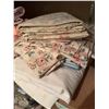 Image 5 : Bedding, Towels, and Linens