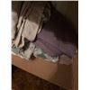 Image 8 : Bedding, Towels, and Linens
