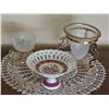 Image 1 : 3 Décor Pieces: Japan Porcelain Compote and 2 Seahorse Glass Bowls