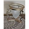 Image 4 : 3 Décor Pieces: Japan Porcelain Compote and 2 Seahorse Glass Bowls
