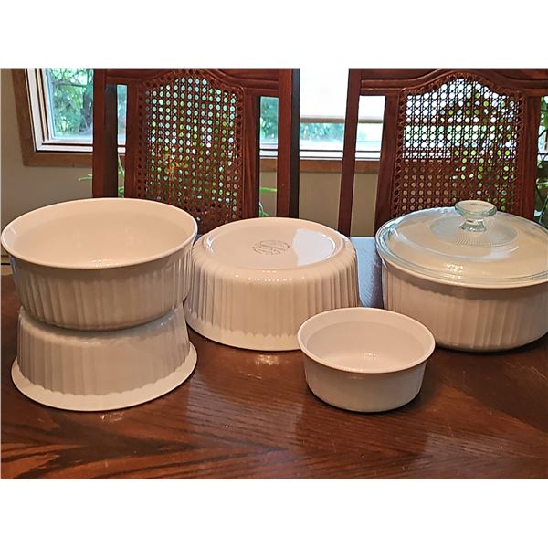 CorningWare 4-Piece White Ceramic Bakeware Set with Glass Lid
