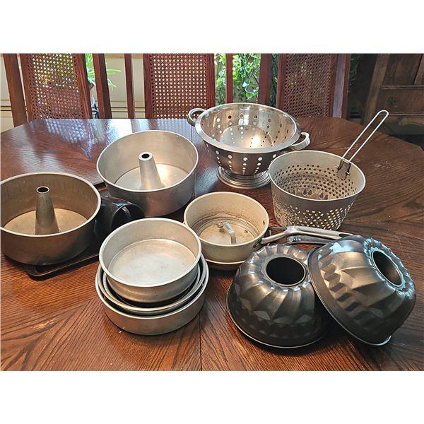 Metal Bakeware and Colanders Selection
