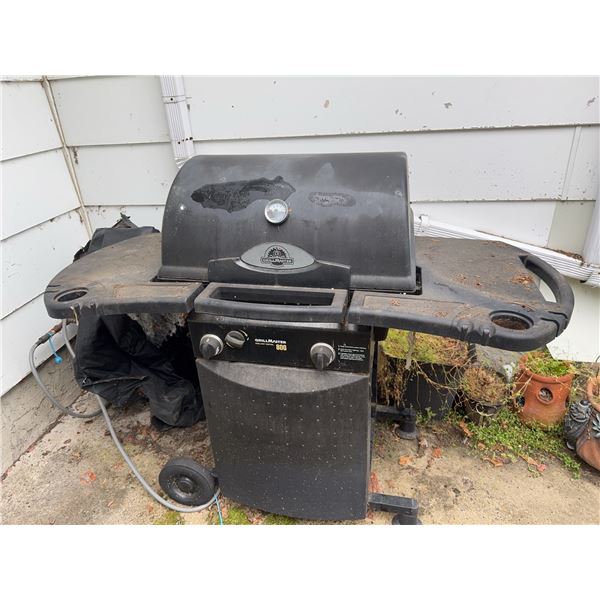 GrillMaster 800 Propane Gas Grill with Side Shelves
