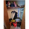 Image 1 : Lot: Closet Misc Men’s Clothing, Shoes, Umbrella, Crutch