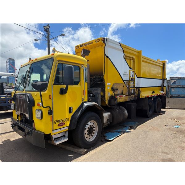 2017 Peterbilt PB520 Refuse Truck w/ McNeilus Garbage Body (For Repair or Parts Only)